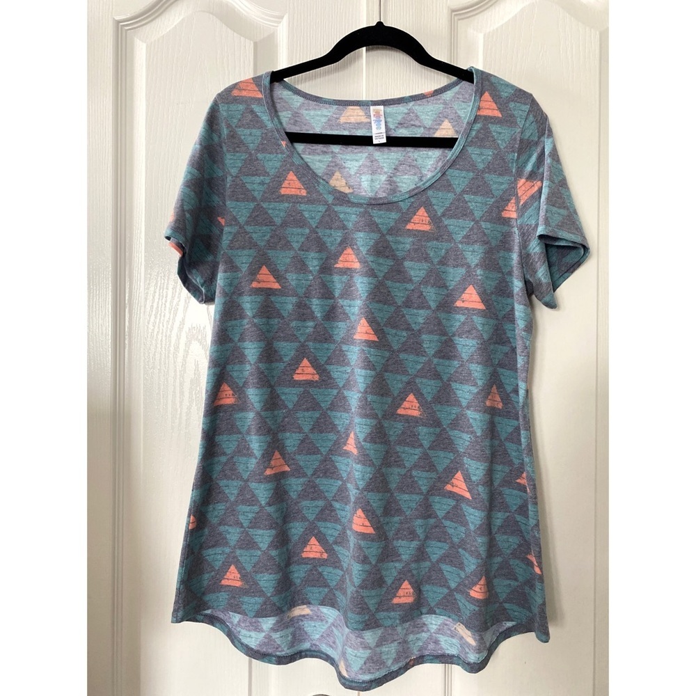 Lularoe woman’s top size L